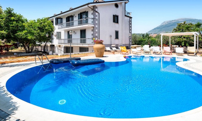 Giffoni sei Casali Casa | Bonita casa en Giffoni Sei Casali