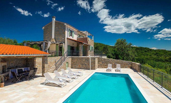 Bartolici Casa | Bonita casa en Motovun con sauna.