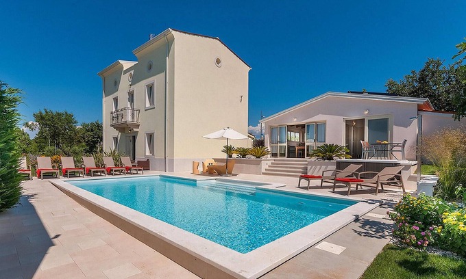 Porec Casa | Bonita casa en Porec con sauna