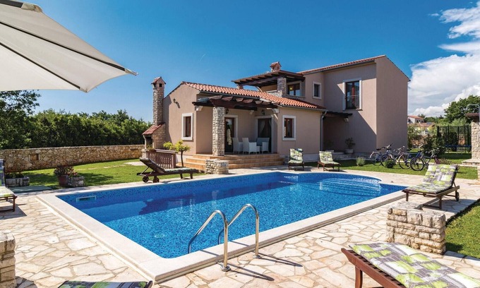 Valtura Casa | Bonita casa en Pula con WiFi