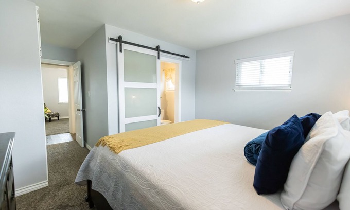Riverside Casa | Nice Home in Riverside
