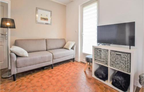 Saint-Aubin-sur-Mer Casa | Nice Home In Saint-Aubin-Sur-Mer