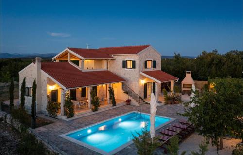 Drnis Casa | Nice Home In Sibenik With Jacuzzi