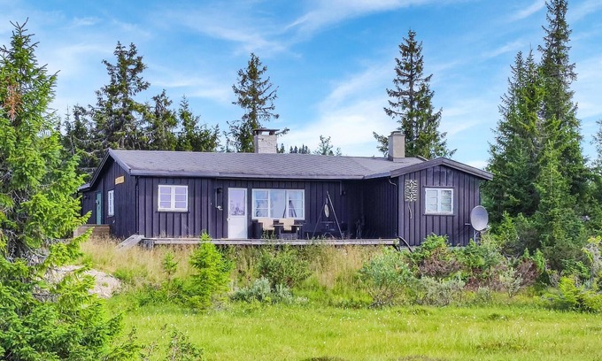 Oyer Casa | Nice home in Sjusjoen