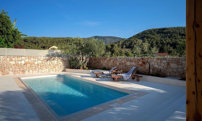 Dol Casa | Bonita casa en Stari Grad con WiFi