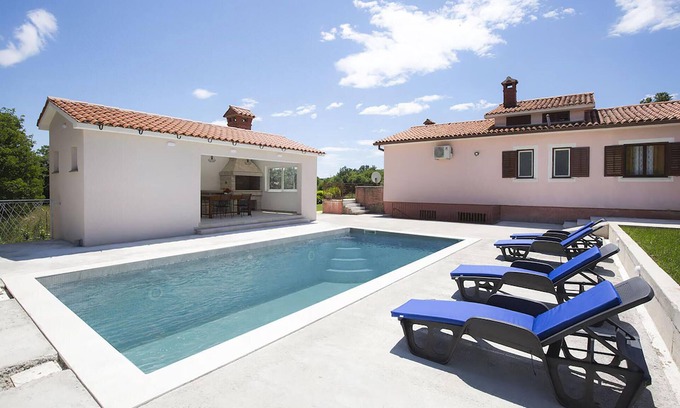 Becici Casa | Nice home in Sveti Bartol