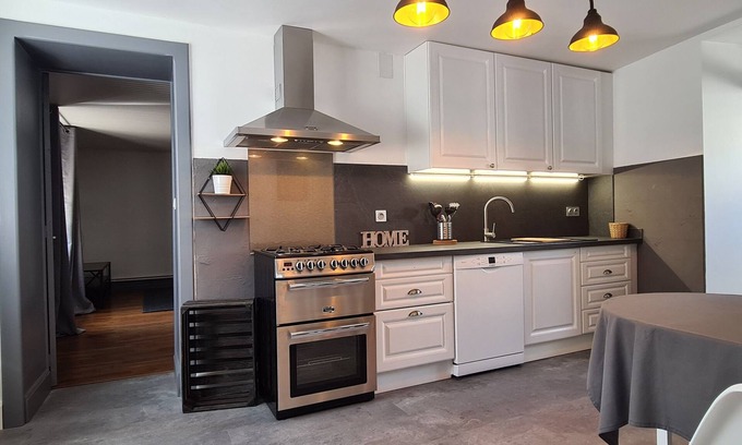 Darney Casa | Nice house with all comforts, 2 bedrooms, near spa towns, free parking