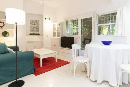 Puerta del Angel Apartamento | Nice house with courtyard in Puerta del Angel - Mauregato