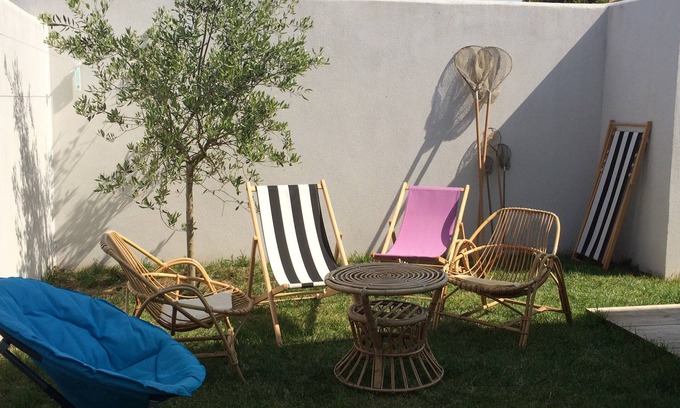 Loix Casa | Bonita casa con garaje y jardín cerrado en el centro de Loix para 4 personas
