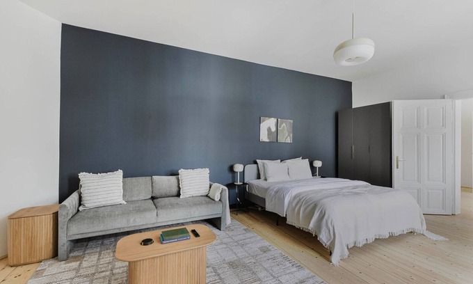 Weißgerber Apartamento | Nice Landstraße Studio w/ Washer & Balcony, by Blueground