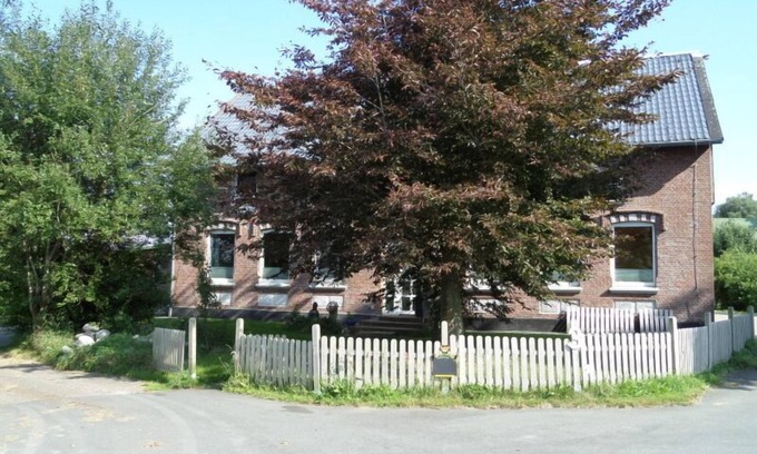 Neuendorf-Sachsenbande Apartamento | Bonito apartamento grande para animales y familias en Wilstermarsch
