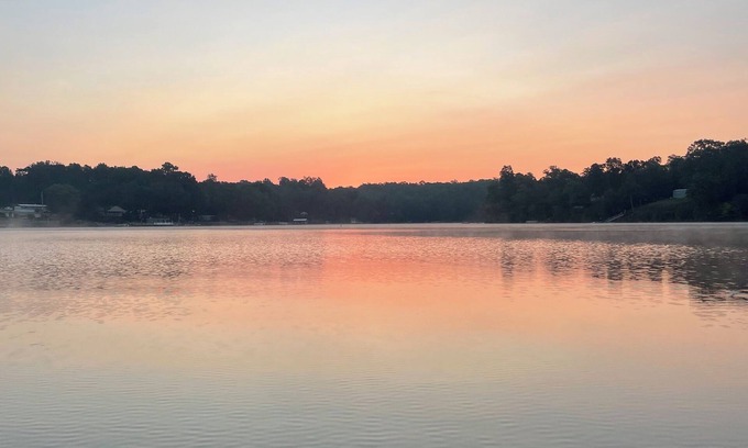 Southmont Casa | Nice little cabin at the lake. Full House. Hot tub, pet-Friendly!