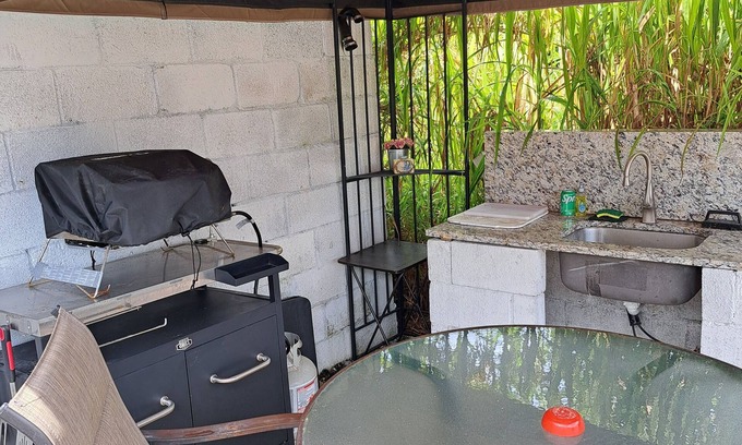 Hunt Club Cabina | Nice lodge with private courtyard in a country setting