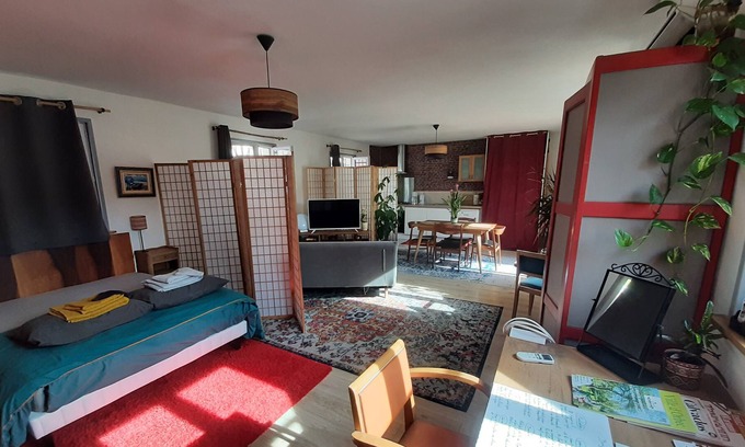 Orbec Cama Y Desayuno | Nice loft with south west terrace