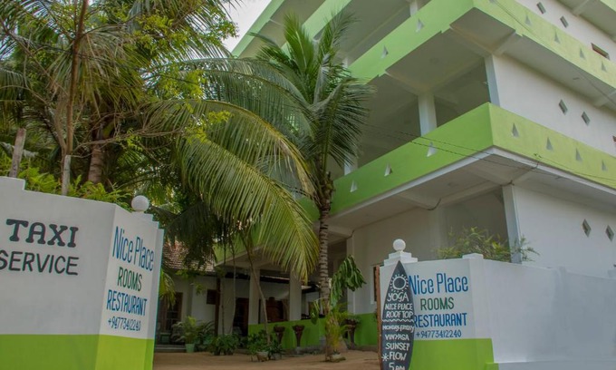 Pottuvil Division 2 Hotel | Nice Place Beach Hotel