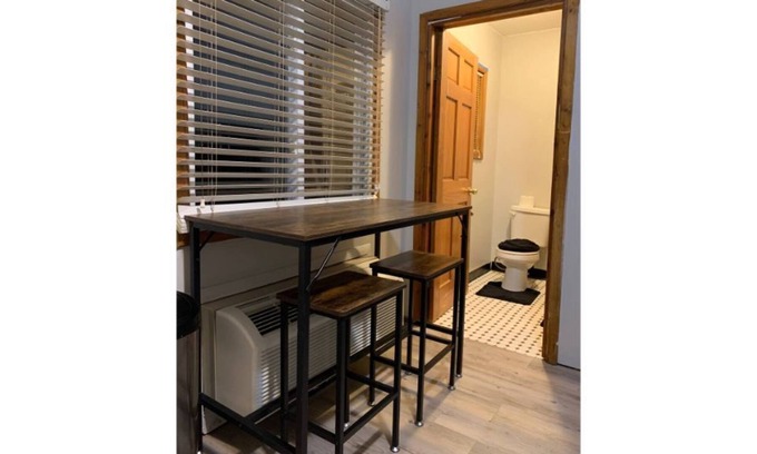 North Lakeport Apartamento | Nice quiet spot Fresh remodeled efficiency apartment #2