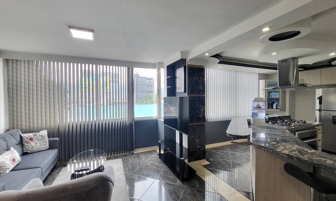 Lalinde Apartamento | Nice Renovation! Perfect Location! A/C, Washer/Dryer, Fast net! Cable TV!