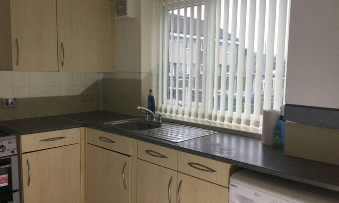 Manchester Casa | Nice Residential Within Easy Reach To Town