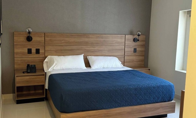 Tres Ríos Hotel | Agradable Habitación en Culiacán. 204.