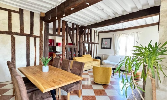 Auxerre Apartamento | Nice standing & terrace, heart of town, parking at foot