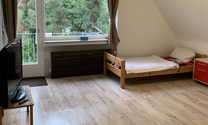 Rungsdorf Apartamento | Bonito estudio (ático) con balcón, ubicación central