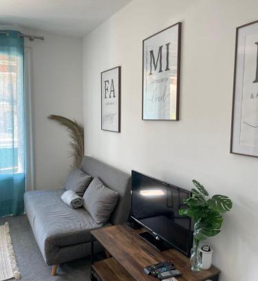 Le Brusc Apartamento | Nice studio in the heart of Six-Fours-les-Plages