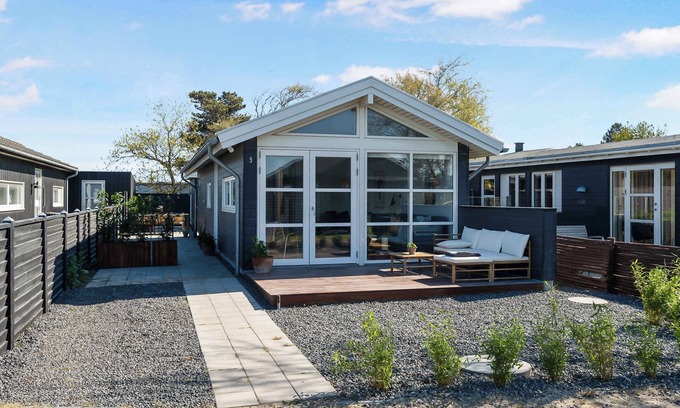 Karrebksminde Casa | Nice summer house near the water's edge