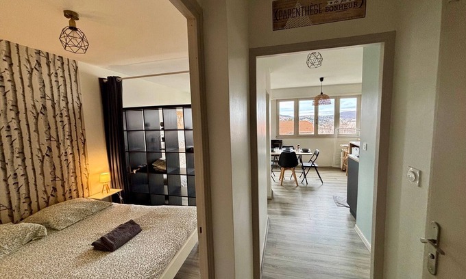 Royat Apartamento | Nice view 500m from the spa