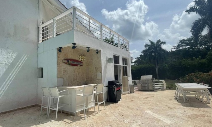 Casa de Campo Villa | Nice villa with pool 5 min from beach and 3 min from shooting Randell and hotel