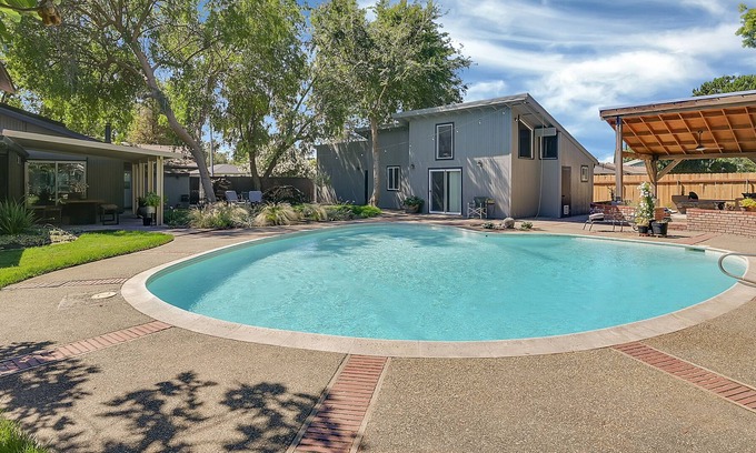 Yuba City Casa | Casa de huéspedes muy bien remodelada en el corazón del barrio Hillcrest de Yuba City