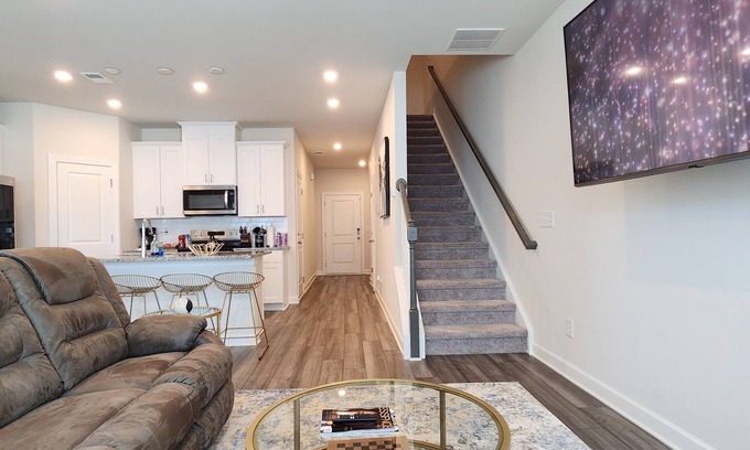 Oakdale Casa | Nicknamed The Blue Oasis for its elegant decor and cozy atmosphere.