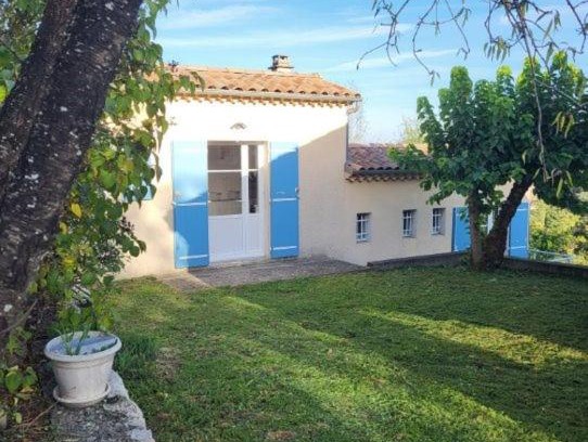 Veyras Apartamento | Nid douillet - LES FARGETTES - superbe vue - charmante petite maison avec jardin - 2 pièces à Privas