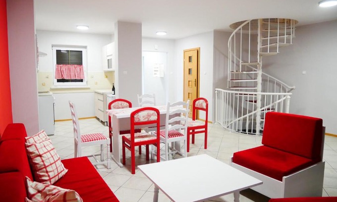 Zywiec Casa | Niewinne domki - Burgundia