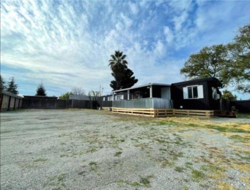 Visalia Casa | Nifty Trailer With Spacious Parking