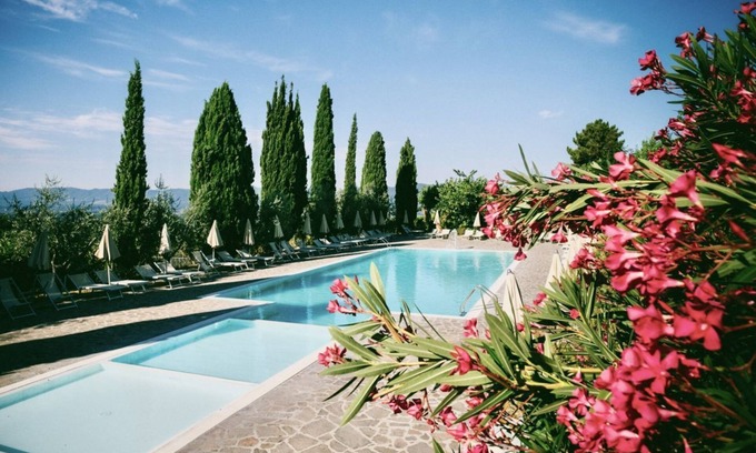San Donato in Fronzano Apartamento | Nightingale Farm Three-room apartment sleeps 4