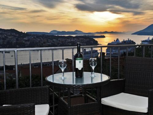 Gruz Apartamento | Nika Family Apartments - Comfort Studio Apartment with Balcony and Sea View A4