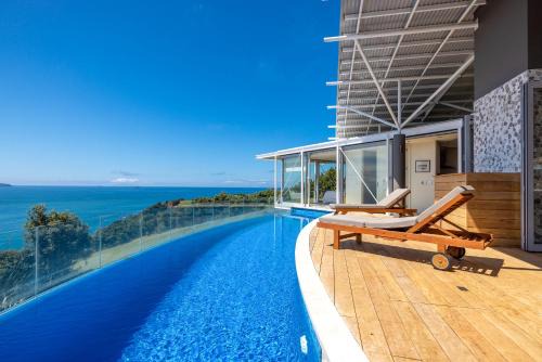 Matiatia Bay Casa | Nikau Estate, Oneroa - Be My Guest
