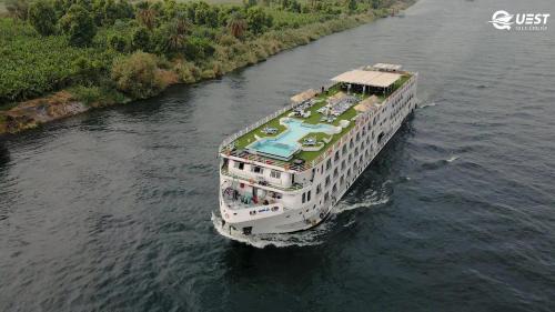 Luxor Hotel | Nile Quest Cruise - 4 or 7 Nights From Luxor each Saturday and 3 or 7 Nights From Aswan each Wednesday