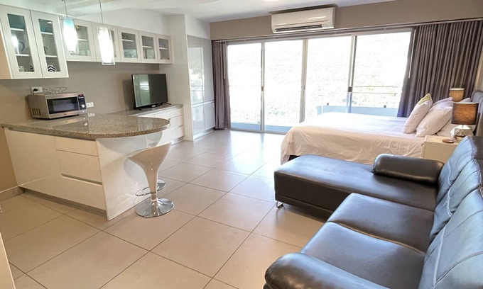 Nimman Apartamento | Nimman Studio with FREE Motorbike - Kitchen - View - Pool - Chom Doi 2