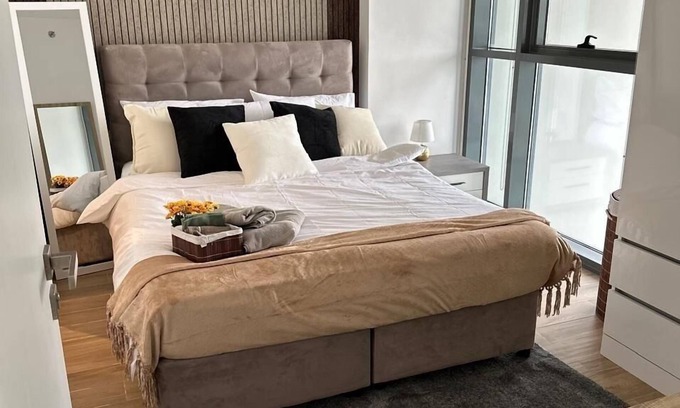 Al Raha Beach Apartamento | IN ABU DHABI three-bedroom duplex apartment accommodate 4 people.facilities