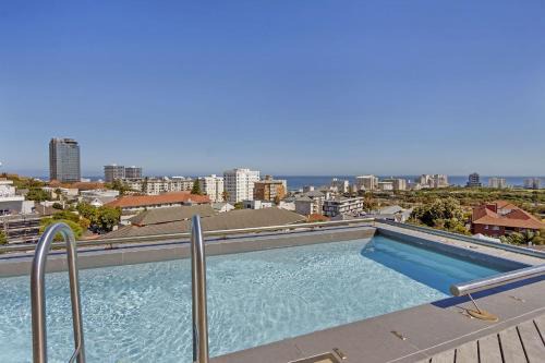 Three Anchor Bay Apartamento | Nine On S 3E by Host Agents