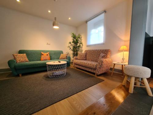Lousa Casa | NinePlace by LouzanPlace's
