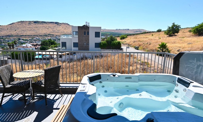 Migdal Apartamento | Nino Magdala - Suite de 1 hab con bañera de hidromasaje privada / Mar de la Galilea