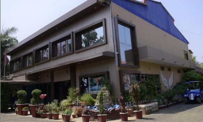 Damoy Hotel | Nirmal Chaya Resort