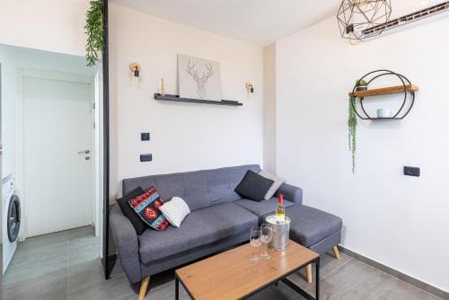 Beersheba Apartamento | Nirvana 1BR Apt, Central Old Town, Private Balcony
