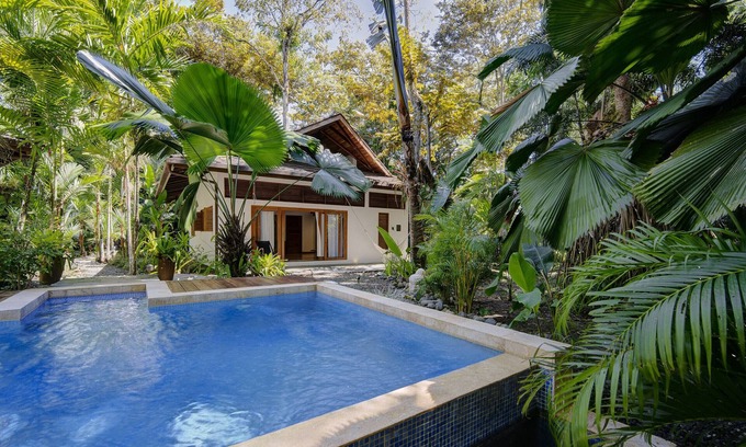 Chiguata Chalet De Esquí | Nirvana House. Casa tropical estilo balinés