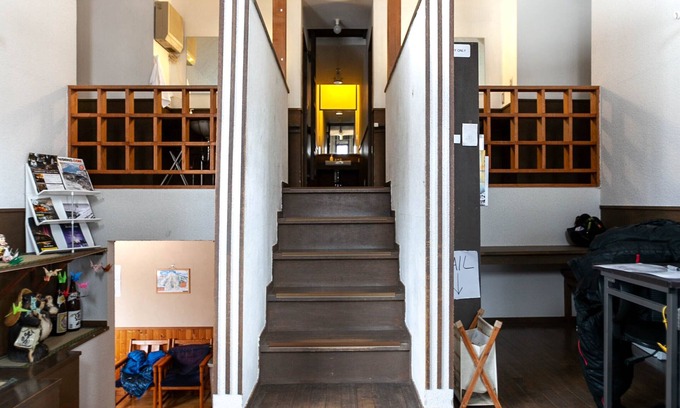 Hirafu Cabina | Niseko Ski Lodge