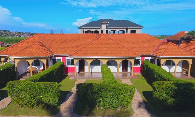 Kampala Cabaña | Lucian Cottages: 2 bedroom peaceful retreat in Munyonyo