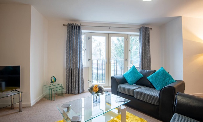 Mansfield Apartamento | Moderno-Apartamento-Baño Privado-Vista al patio