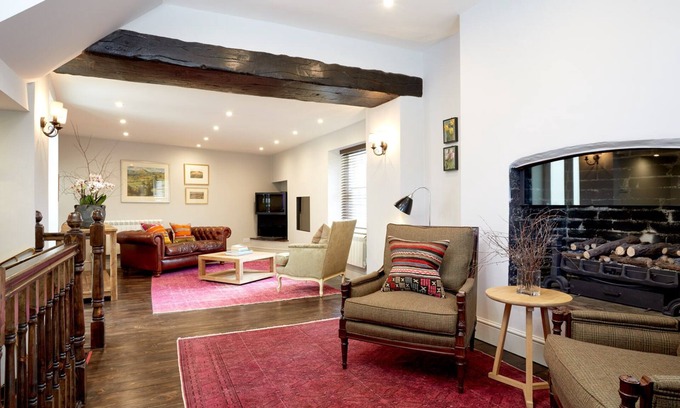 Abergavenny Cabaña | No. 17 Cottage, adjacent to the Abergavenny Hotel